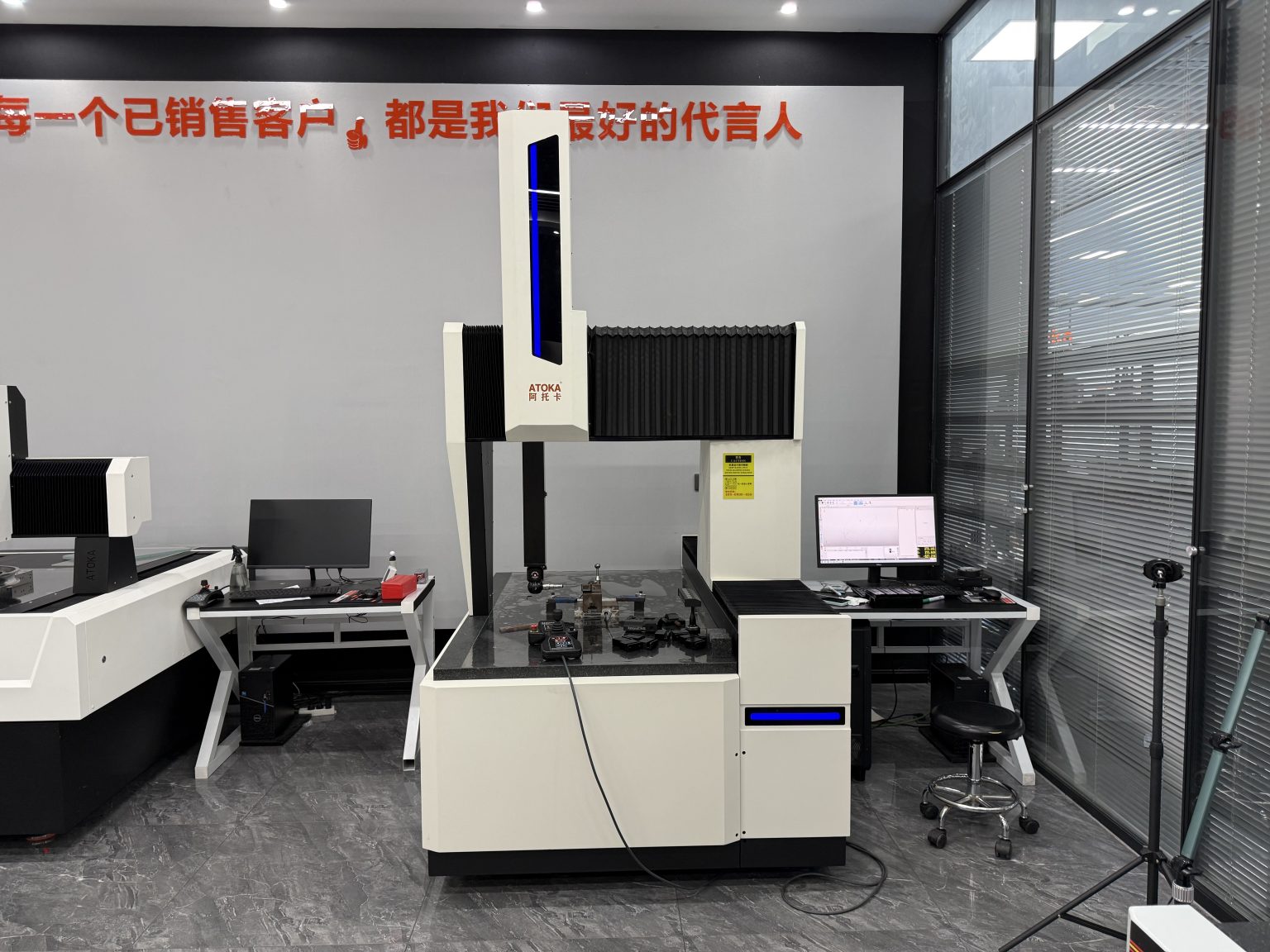 Ưu và nhược điểm cửa máy CMM và máy VMM